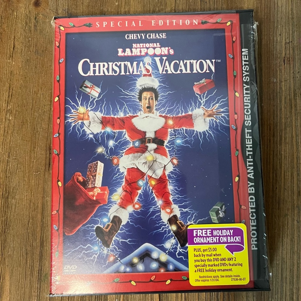 National Lampoons Christmas Vacation Special Edition DVD with Ornament new
